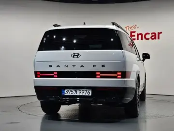2025 Hyundai Santa Fe с пробегом 9 030 км