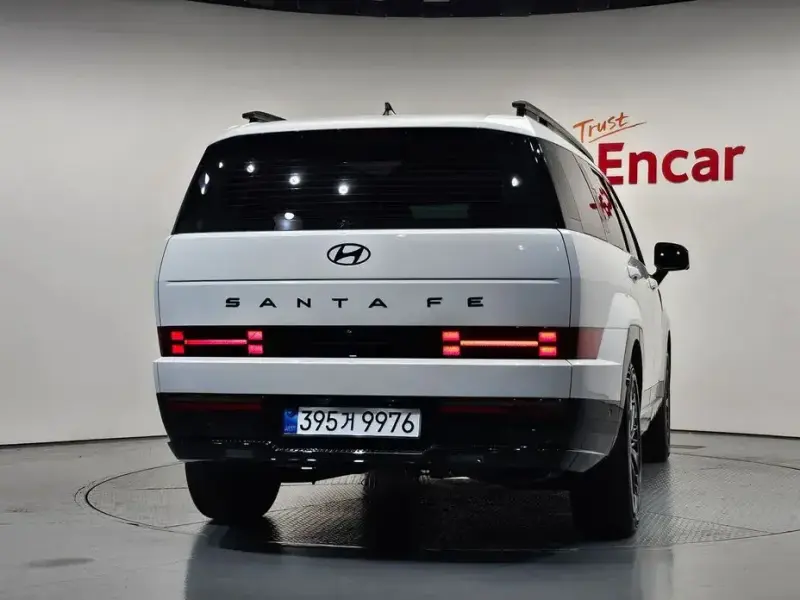 2025 Hyundai Santa Fe с пробегом 9 030 км
