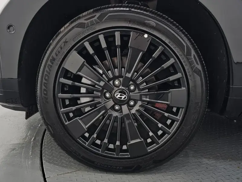 2025 Hyundai Santa Fe с пробегом 9 030 км