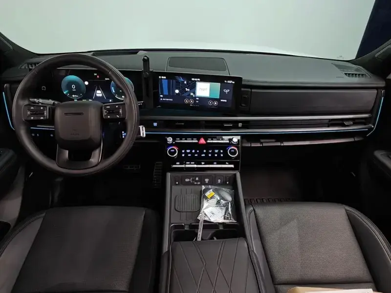 2025 Hyundai Santa Fe с пробегом 9 030 км
