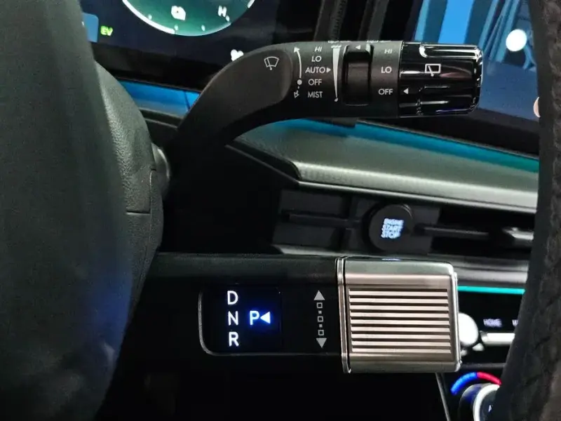 2025 Hyundai Santa Fe с пробегом 9 030 км