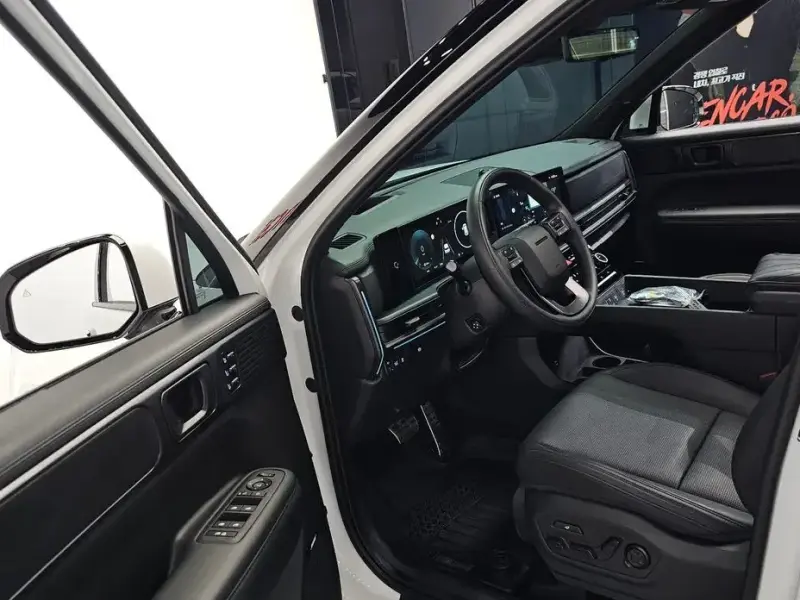 2025 Hyundai Santa Fe с пробегом 9 030 км