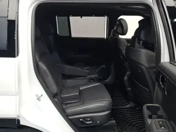 2025 Hyundai Santa Fe с пробегом 9 030 км