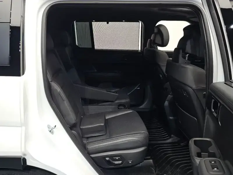 2025 Hyundai Santa Fe с пробегом 9 030 км