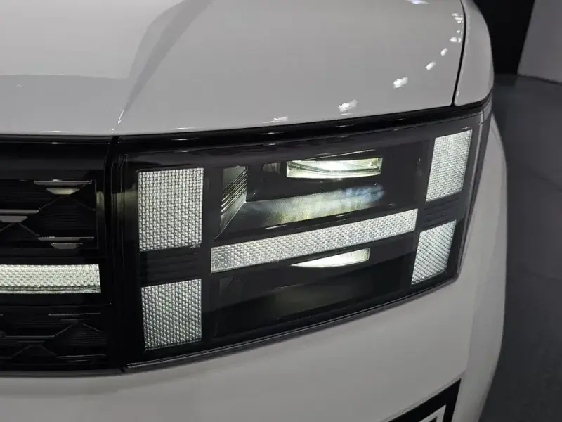 2025 Hyundai Santa Fe с пробегом 9 030 км
