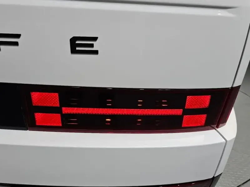 2025 Hyundai Santa Fe с пробегом 9 030 км