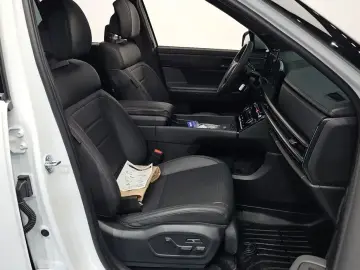 2025 Hyundai Santa Fe с пробегом 9 030 км