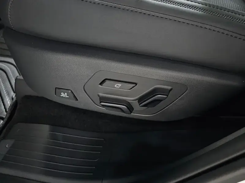 2025 Hyundai Santa Fe с пробегом 9 030 км