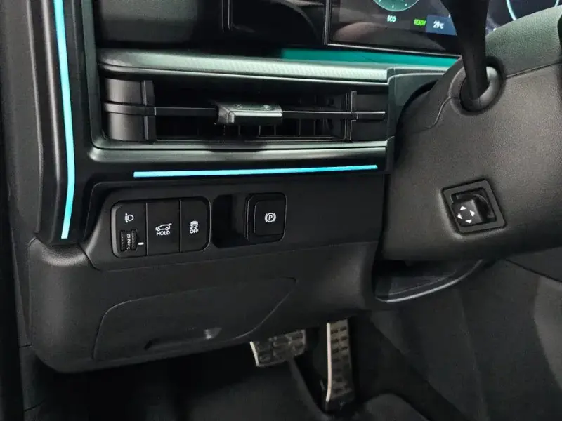 2025 Hyundai Santa Fe с пробегом 9 030 км
