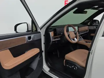 2025 Hyundai Santa Fe с пробегом 9 581 км