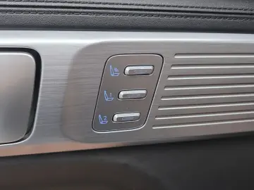 2025 Hyundai Santa Fe с пробегом 9 581 км