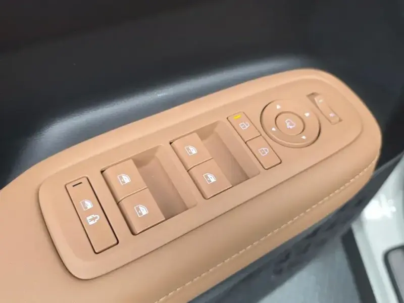 2025 Hyundai Santa Fe с пробегом 9 581 км