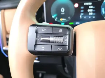 2025 Hyundai Santa Fe с пробегом 9 581 км