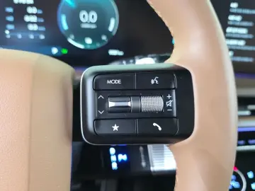 2025 Hyundai Santa Fe с пробегом 9 581 км