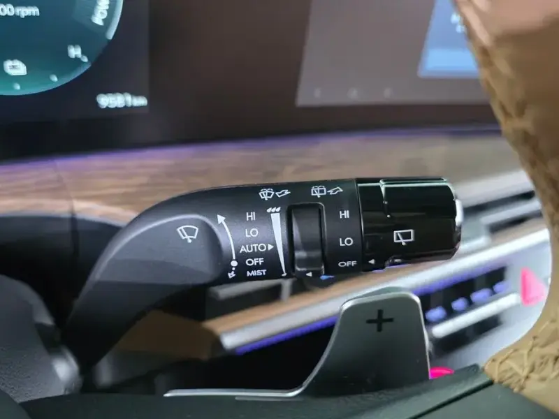 2025 Hyundai Santa Fe с пробегом 9 581 км