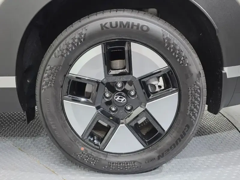 2025 Hyundai Santa Fe с пробегом 9 581 км