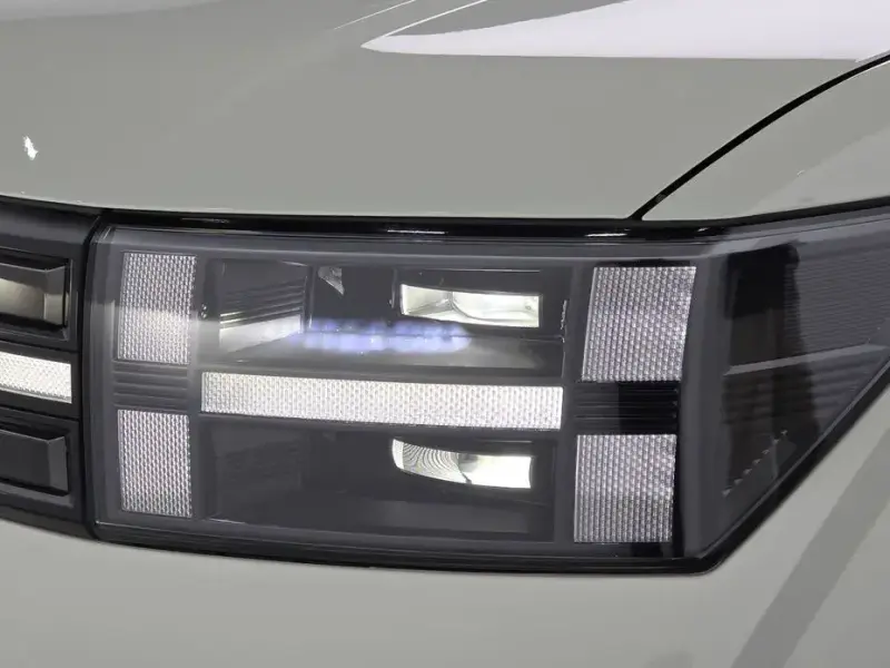 2025 Hyundai Santa Fe с пробегом 9 581 км