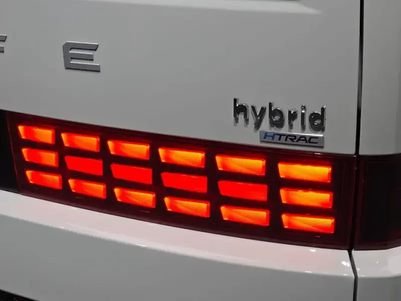 2025 Hyundai Santa Fe с пробегом 9 581 км