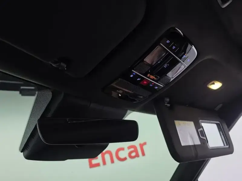 2025 Hyundai Santa Fe с пробегом 9 581 км