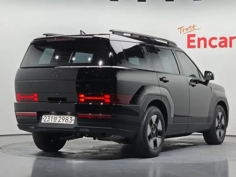 2025 Hyundai Santa Fe с пробегом 7 721 км