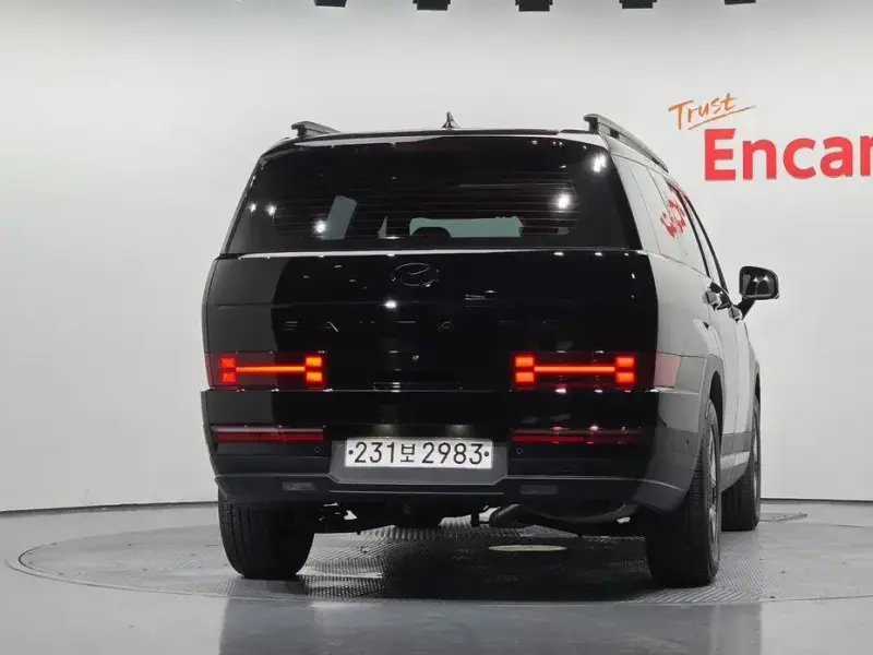2025 Hyundai Santa Fe с пробегом 7 721 км