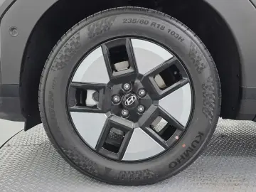 2025 Hyundai Santa Fe с пробегом 7 721 км