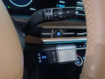 2025 Hyundai Santa Fe с пробегом 7 721 км