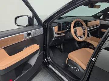 2025 Hyundai Santa Fe с пробегом 7 721 км