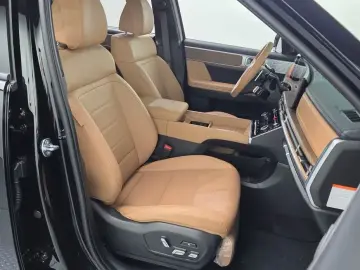 2025 Hyundai Santa Fe с пробегом 7 721 км