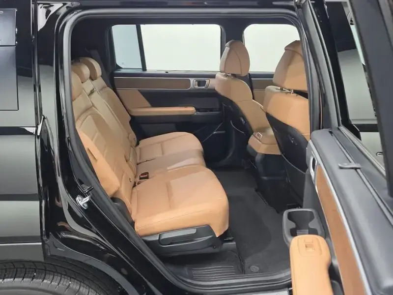 2025 Hyundai Santa Fe с пробегом 7 721 км