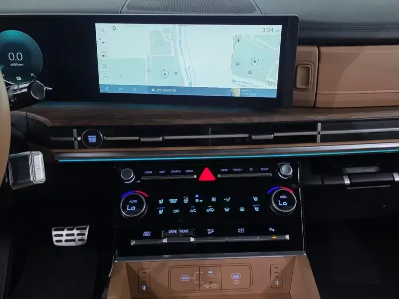2025 Hyundai Santa Fe с пробегом 7 721 км