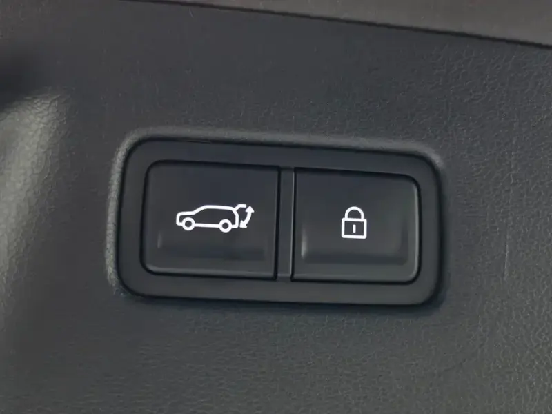 2025 Hyundai Santa Fe с пробегом 7 721 км