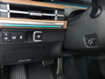 2025 Hyundai Santa Fe с пробегом 7 721 км