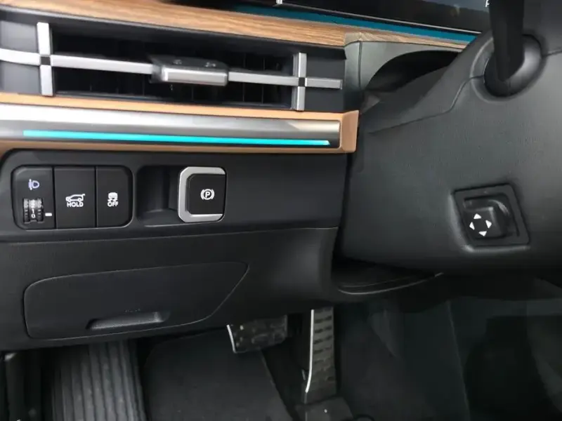 2025 Hyundai Santa Fe с пробегом 7 721 км