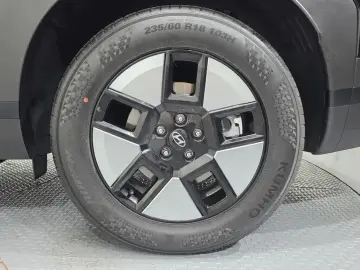 2025 Hyundai Santa Fe с пробегом 7 721 км