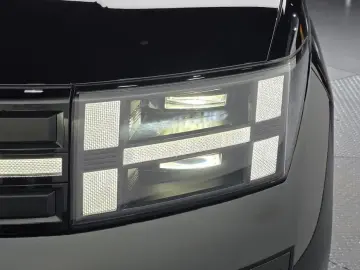 2025 Hyundai Santa Fe с пробегом 7 721 км