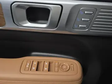 2025 Hyundai Santa Fe с пробегом 7 721 км