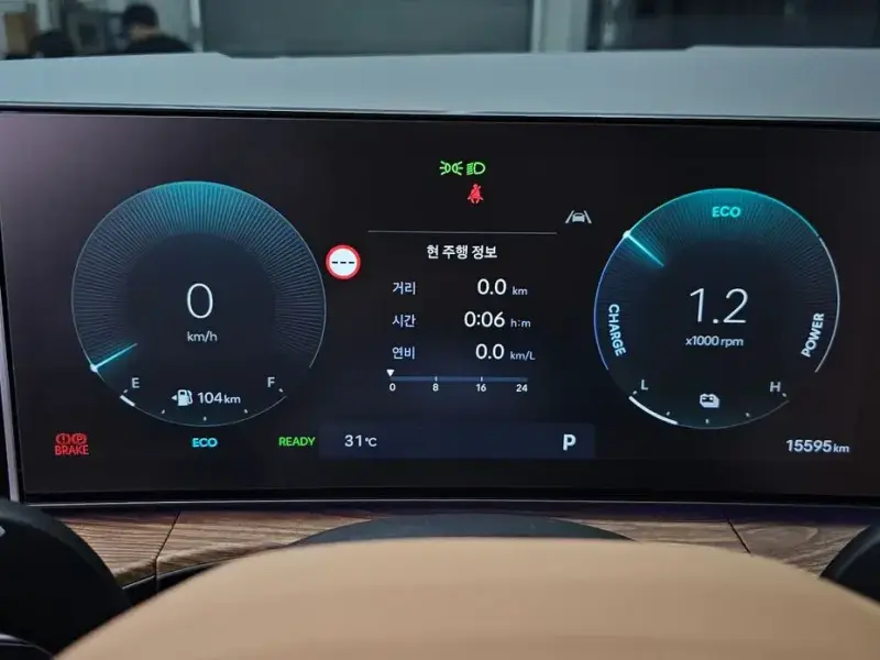 2025 Hyundai Santa Fe с пробегом 15 595 км