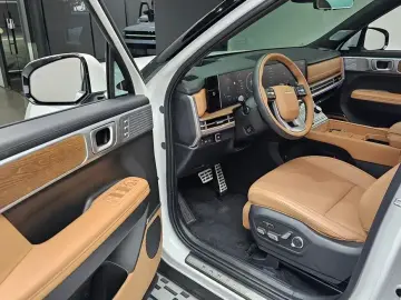 2025 Hyundai Santa Fe с пробегом 15 595 км