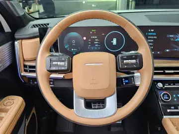 2025 Hyundai Santa Fe с пробегом 15 595 км