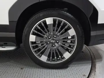 2025 Hyundai Santa Fe с пробегом 15 595 км