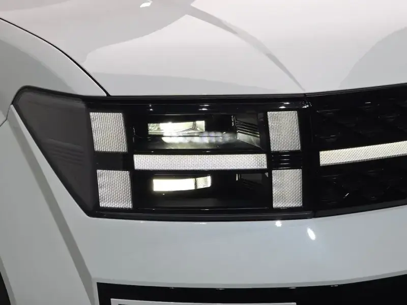 2025 Hyundai Santa Fe с пробегом 15 595 км