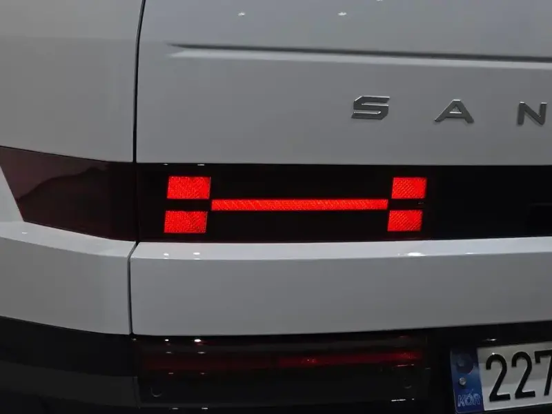2025 Hyundai Santa Fe с пробегом 15 595 км