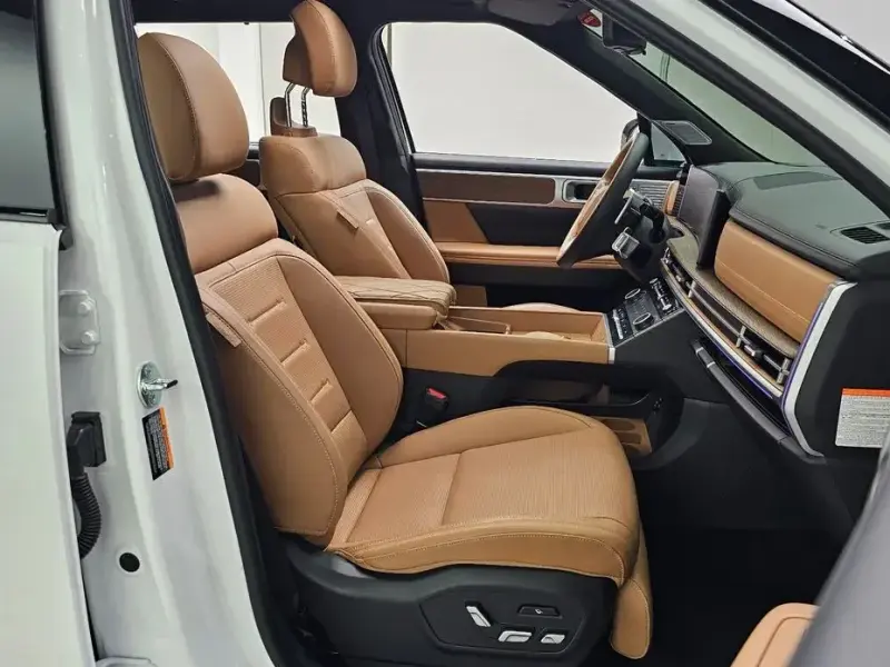 2025 Hyundai Santa Fe с пробегом 15 595 км