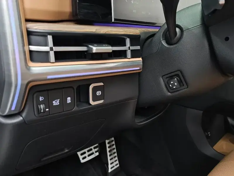 2025 Hyundai Santa Fe с пробегом 15 595 км