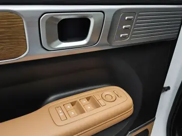 2025 Hyundai Santa Fe с пробегом 15 595 км