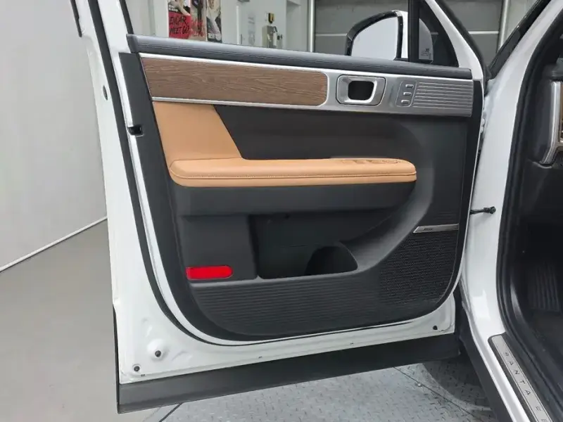 2023 Hyundai Santa Fe с пробегом 33 618 км
