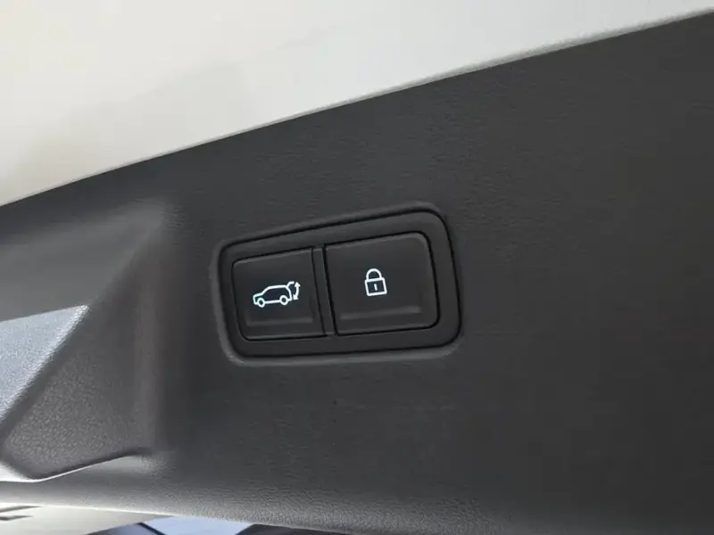 2025 Hyundai Santa Fe с пробегом 15 595 км