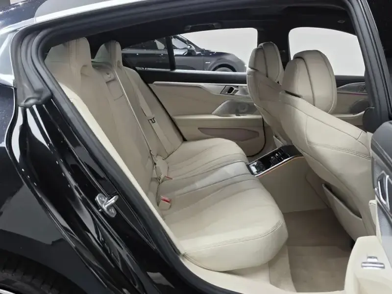 2022 BMW 8 серии с пробегом 51 173 км