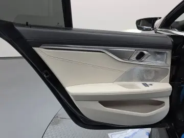 2022 BMW 8 серии с пробегом 51 173 км